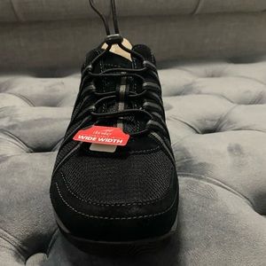 Dansko Honor Sneakers size 39 wide brand new